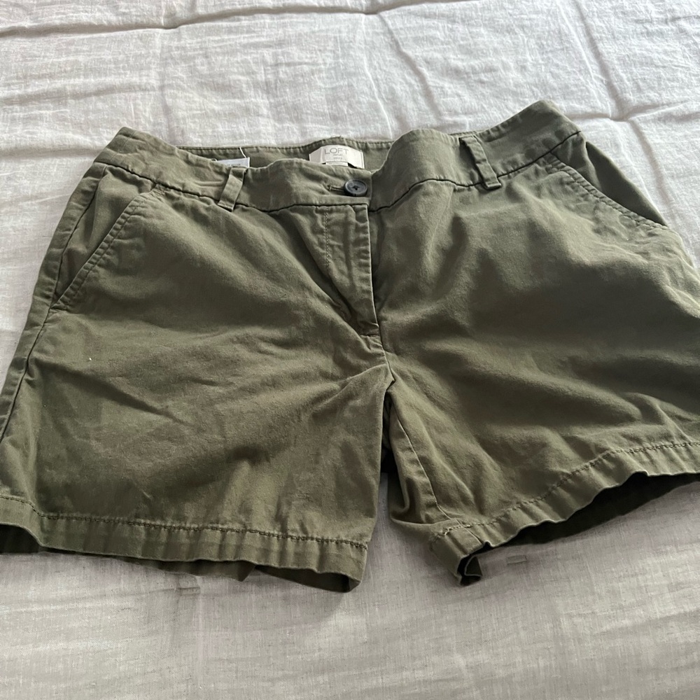 LOFT Green Cargo Shorts with Cotton Blend